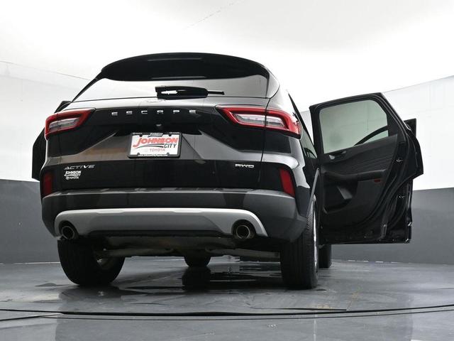 Photo of 2024 Agate Black Metallic Ford Escape