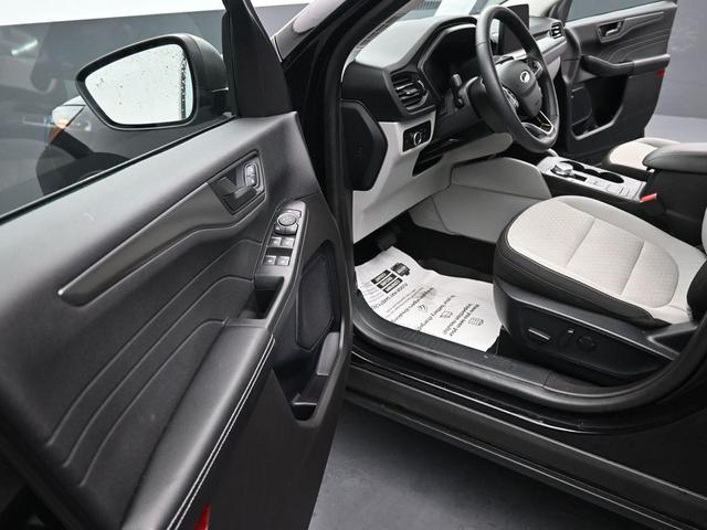 Photo of 2024 Agate Black Metallic Ford Escape