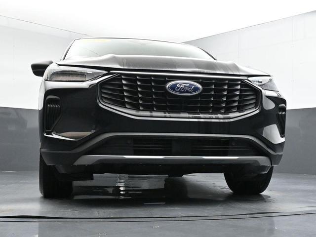 Photo of 2024 Agate Black Metallic Ford Escape