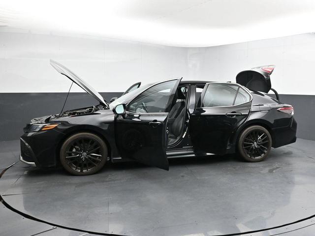 Photo of 2023 Midnight Black Metallic Toyota Camry
