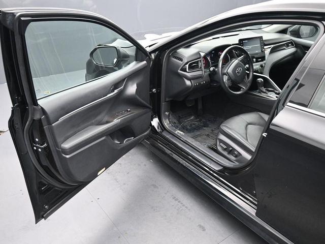 Photo of 2023 Midnight Black Metallic Toyota Camry