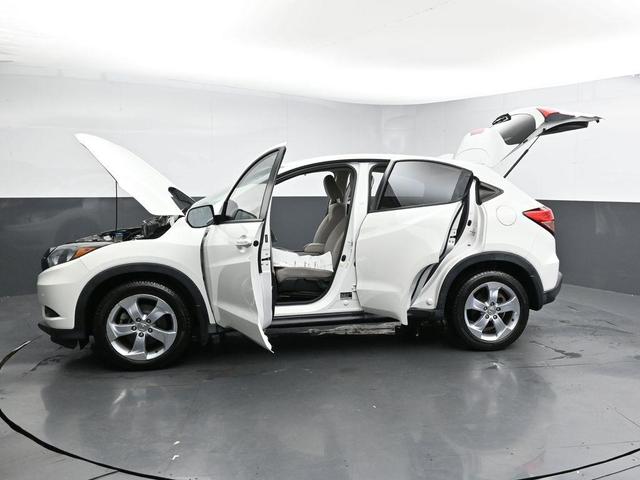 Photo of 2016 White Orchid Honda HR-V