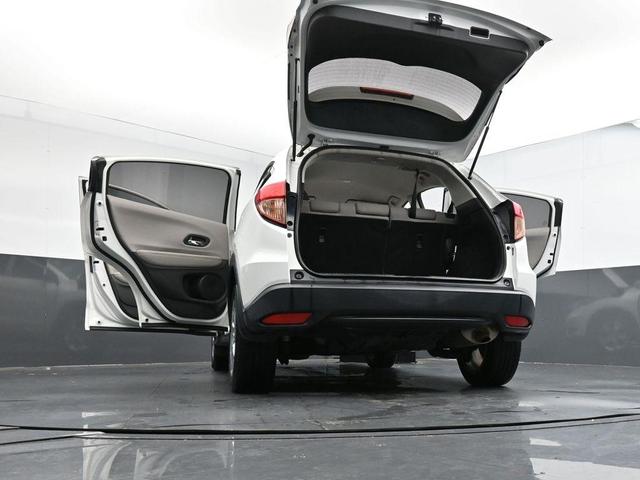 Photo of 2016 White Orchid Honda HR-V