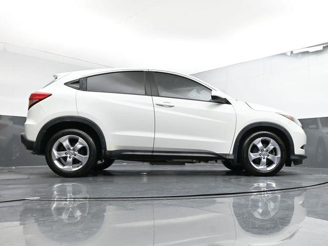 Photo of 2016 White Orchid Honda HR-V