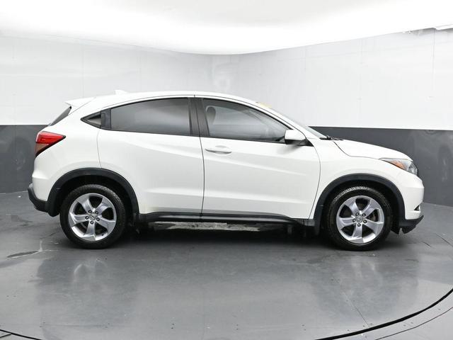 Photo of 2016 White Orchid Honda HR-V