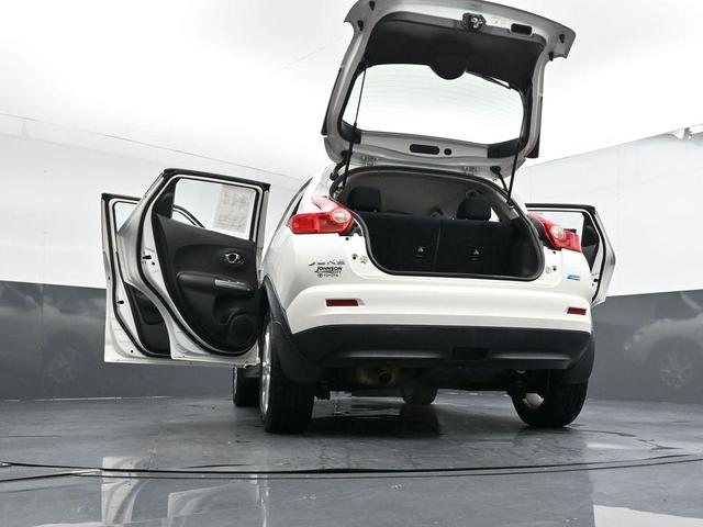 Photo of 2014 White Pearl Nissan Juke