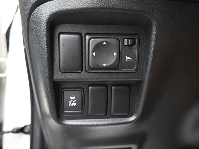 Photo of 2014 White Pearl Nissan Juke