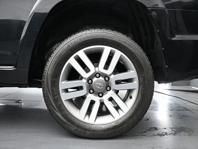Photo of 2022 Midnight Black Metallic Toyota 4Runner