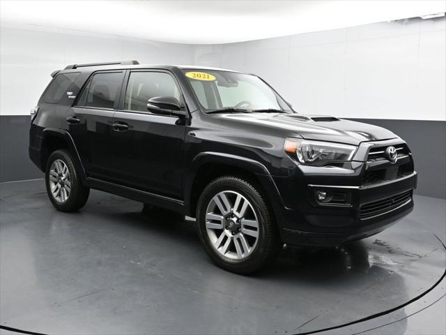Photo of 2022 Midnight Black Metallic Toyota 4Runner