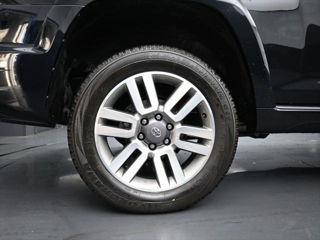Photo of 2022 Midnight Black Metallic Toyota 4Runner
