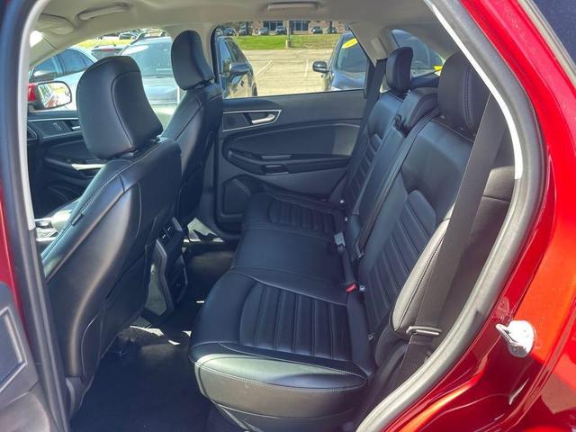 Photo of 2023 Rapid Red Metallic Tinted Clearcoat Ford Edge