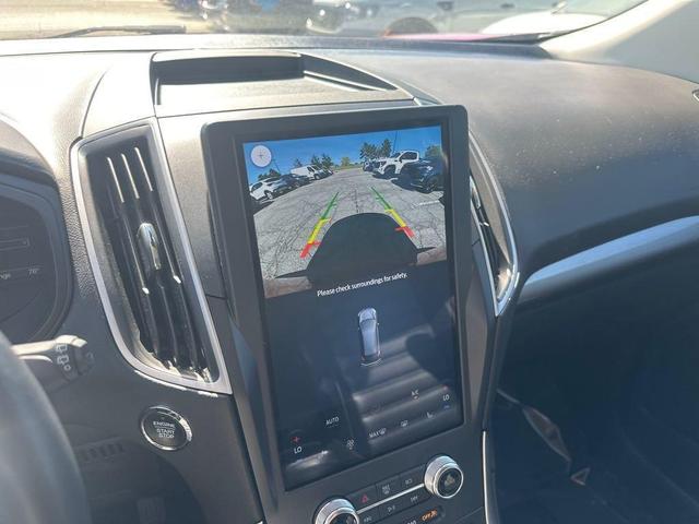Photo of 2023 Rapid Red Metallic Tinted Clearcoat Ford Edge