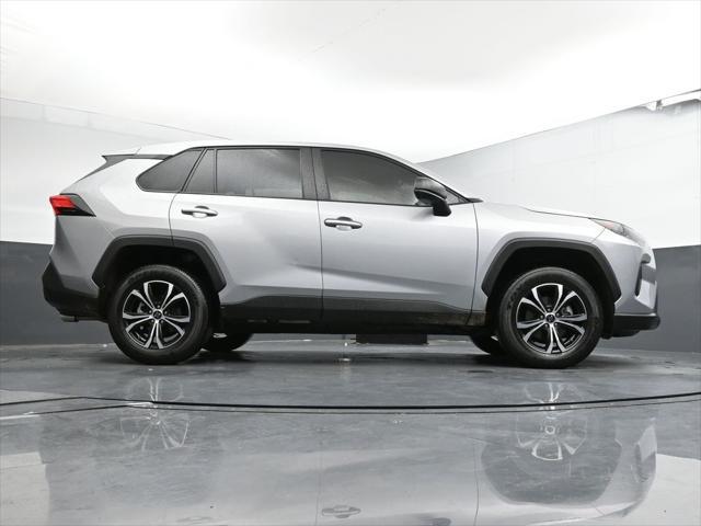 Photo of 2022 Silver Sky Metallic Toyota RAV4