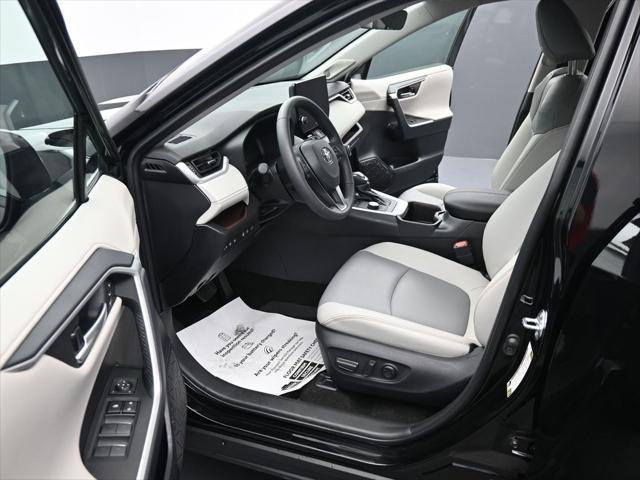 Photo of 2025 Midnight Black Metallic Toyota RAV4