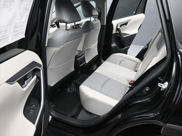 Photo of 2025 Midnight Black Metallic Toyota RAV4