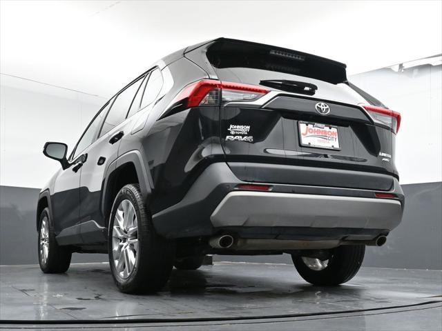 Photo of 2025 Midnight Black Metallic Toyota RAV4