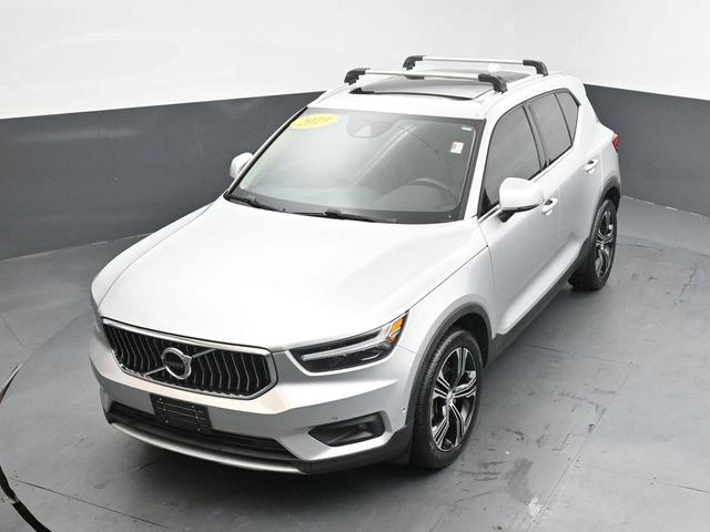 Photo of 2019 Bright Silver Metallic Volvo XC40
