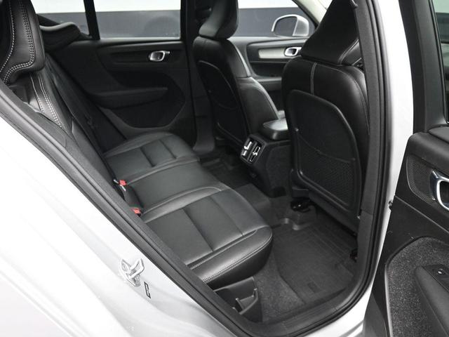 Photo of 2019 Bright Silver Metallic Volvo XC40
