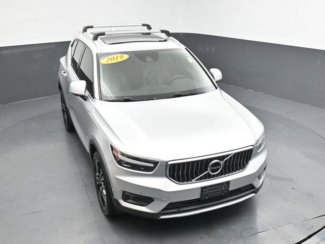Photo of 2019 Bright Silver Metallic Volvo XC40