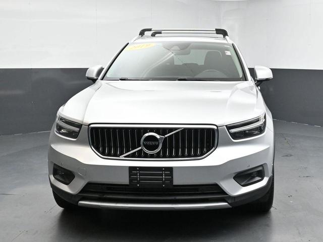 Photo of 2019 Bright Silver Metallic Volvo XC40