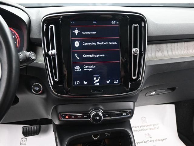 Photo of 2019 Bright Silver Metallic Volvo XC40