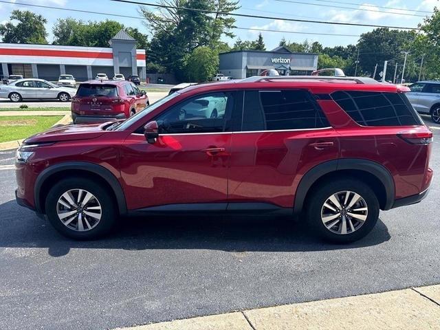 Photo of 2023 Scarlet Ember Tintcoat Nissan Pathfinder