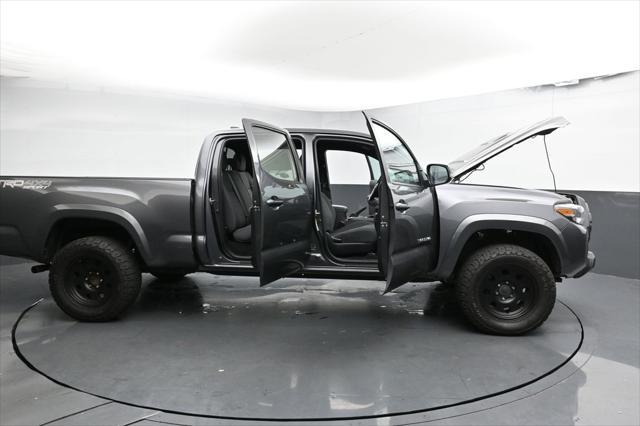 Photo of 2017 Magnetic Gray Metallic Toyota Tacoma
