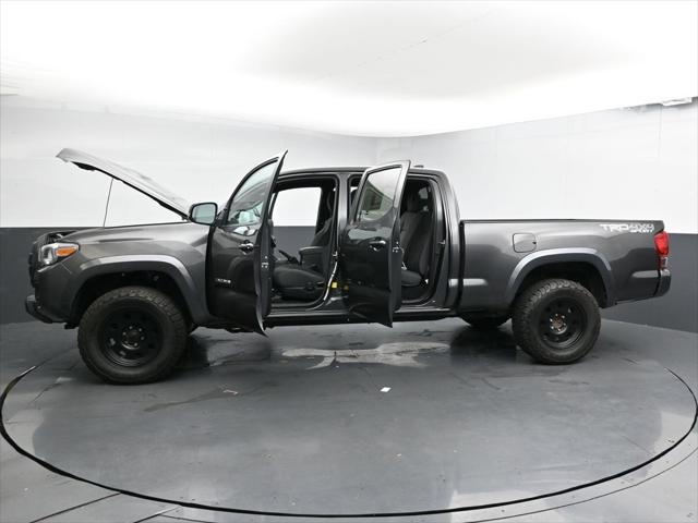 Photo of 2017 Magnetic Gray Metallic Toyota Tacoma