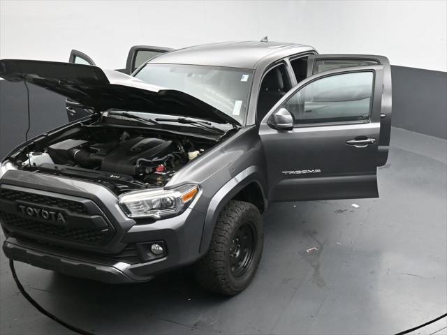 Photo of 2017 Magnetic Gray Metallic Toyota Tacoma