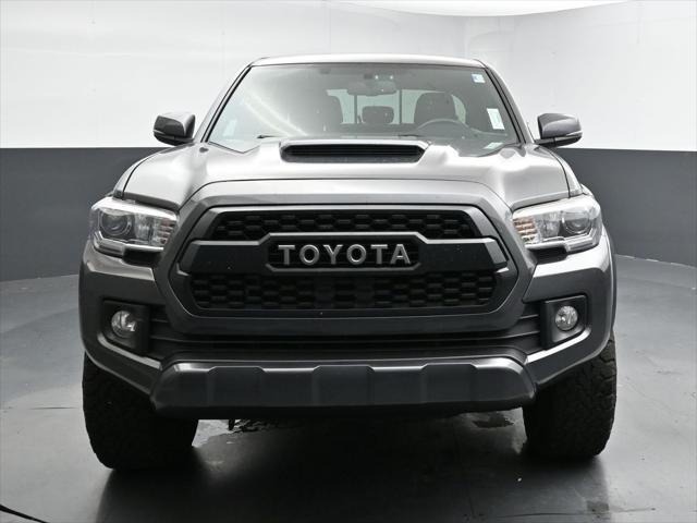 Photo of 2017 Magnetic Gray Metallic Toyota Tacoma