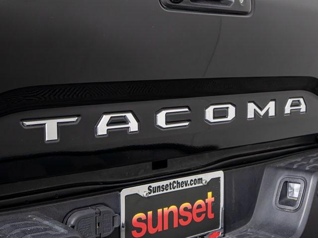 Photo of 2019 Midnight Black Metallic Toyota Tacoma