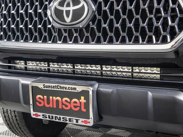 Photo of 2019 Midnight Black Metallic Toyota Tacoma