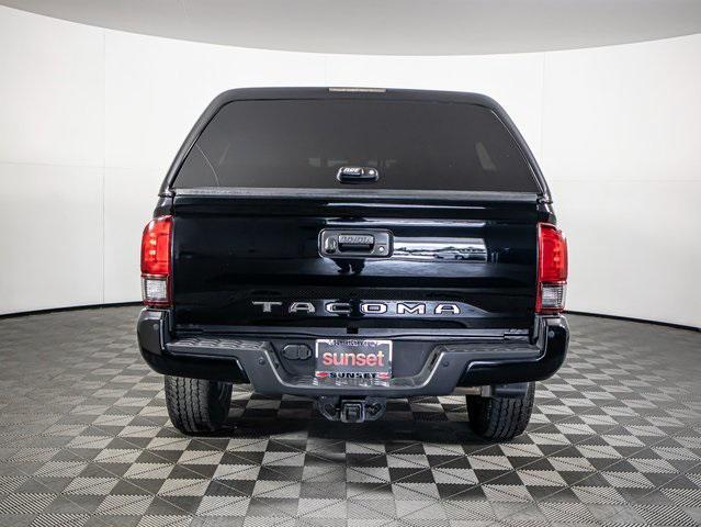 Photo of 2019 Midnight Black Metallic Toyota Tacoma
