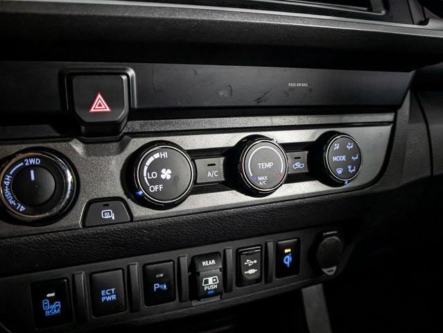 Photo of 2019 Midnight Black Metallic Toyota Tacoma