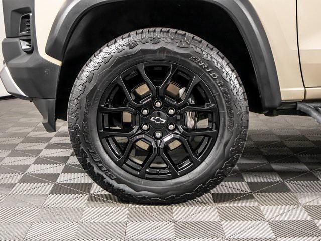 Photo of 2024 Sand Dune Metallic Chevrolet Colorado