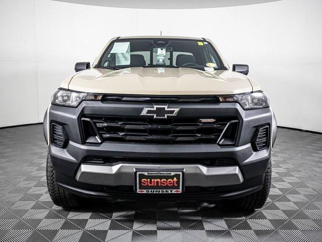 Photo of 2024 Sand Dune Metallic Chevrolet Colorado