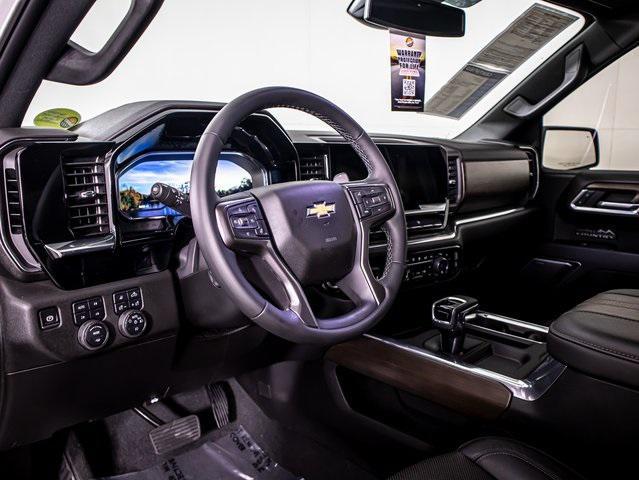Photo of 2025 Iridescent Pearl Tricoat Chevrolet Silverado 1500
