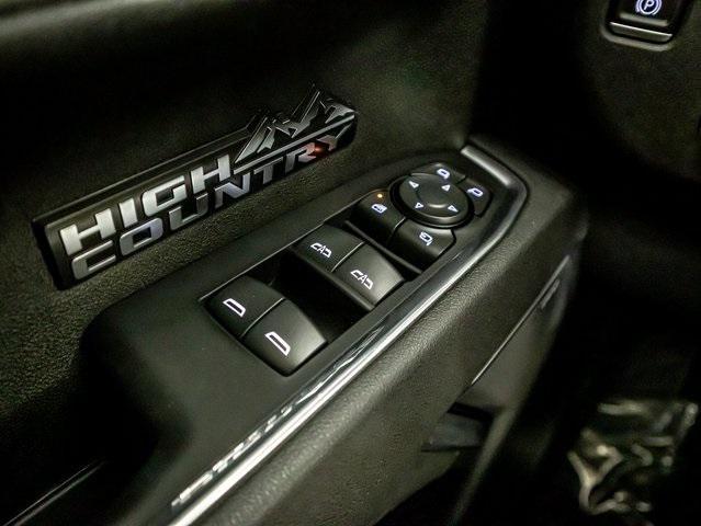 Photo of 2025 Iridescent Pearl Tricoat Chevrolet Silverado 1500