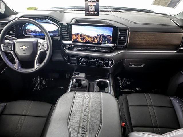 Photo of 2025 Iridescent Pearl Tricoat Chevrolet Silverado 1500