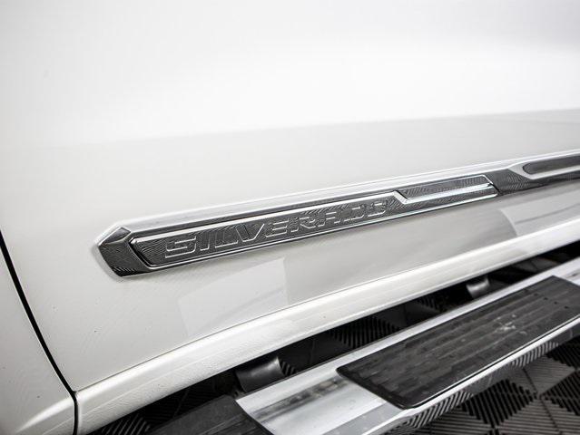 Photo of 2025 Iridescent Pearl Tricoat Chevrolet Silverado 1500