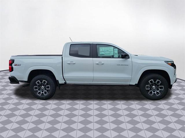 Photo of 2025 Summit White Chevrolet Colorado
