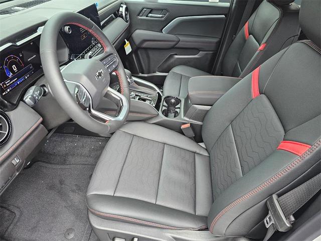 Photo of 2025 Summit White Chevrolet Colorado