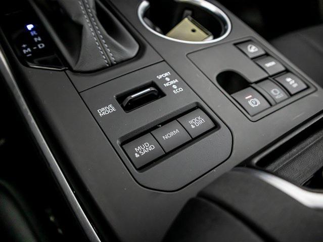 Photo of 2024 Celestial Silver Metallic Toyota Highlander