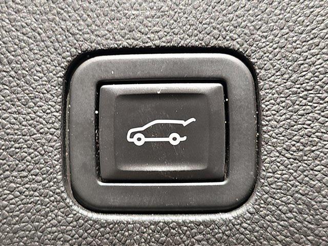Photo of 2021 Onyx Black GMC Yukon XL