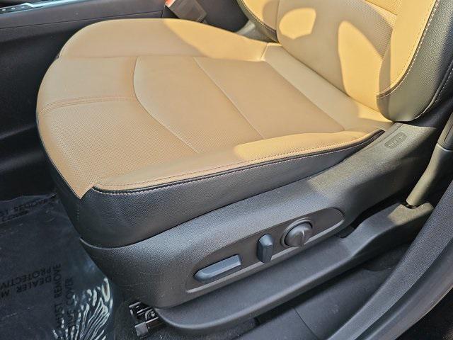 Photo of 2023 Mosaic Black Metallic Chevrolet Equinox