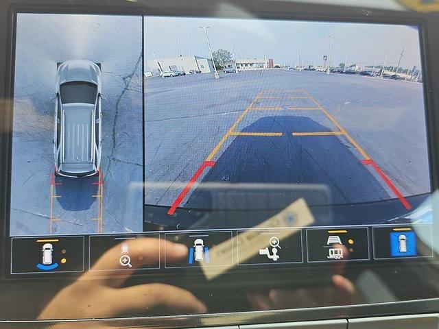 Photo of 2023 Mosaic Black Metallic Chevrolet Equinox