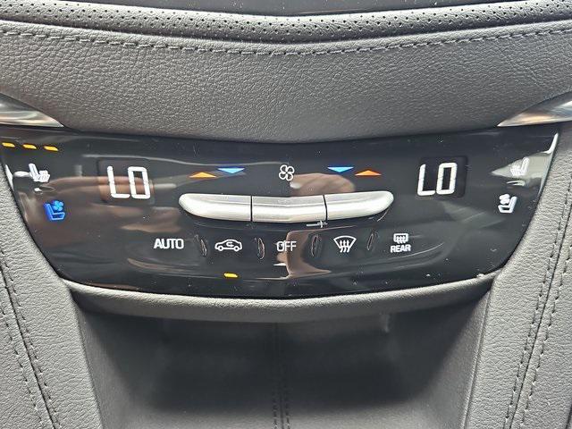 Photo of 2025 Emerald Lake Metallic Cadillac XT5