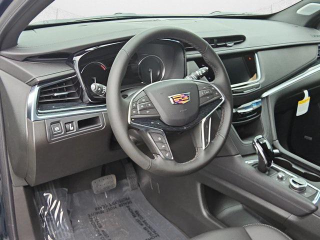Photo of 2025 Emerald Lake Metallic Cadillac XT5