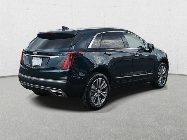 Photo of 2025 Emerald Lake Metallic Cadillac XT5