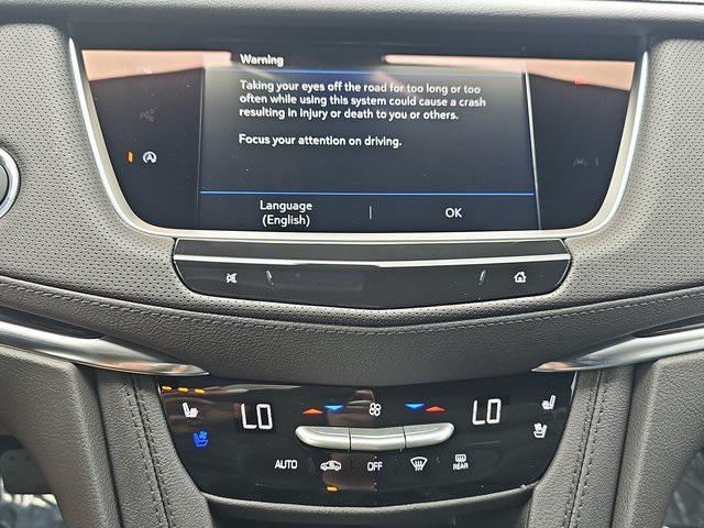 Photo of 2025 Emerald Lake Metallic Cadillac XT5